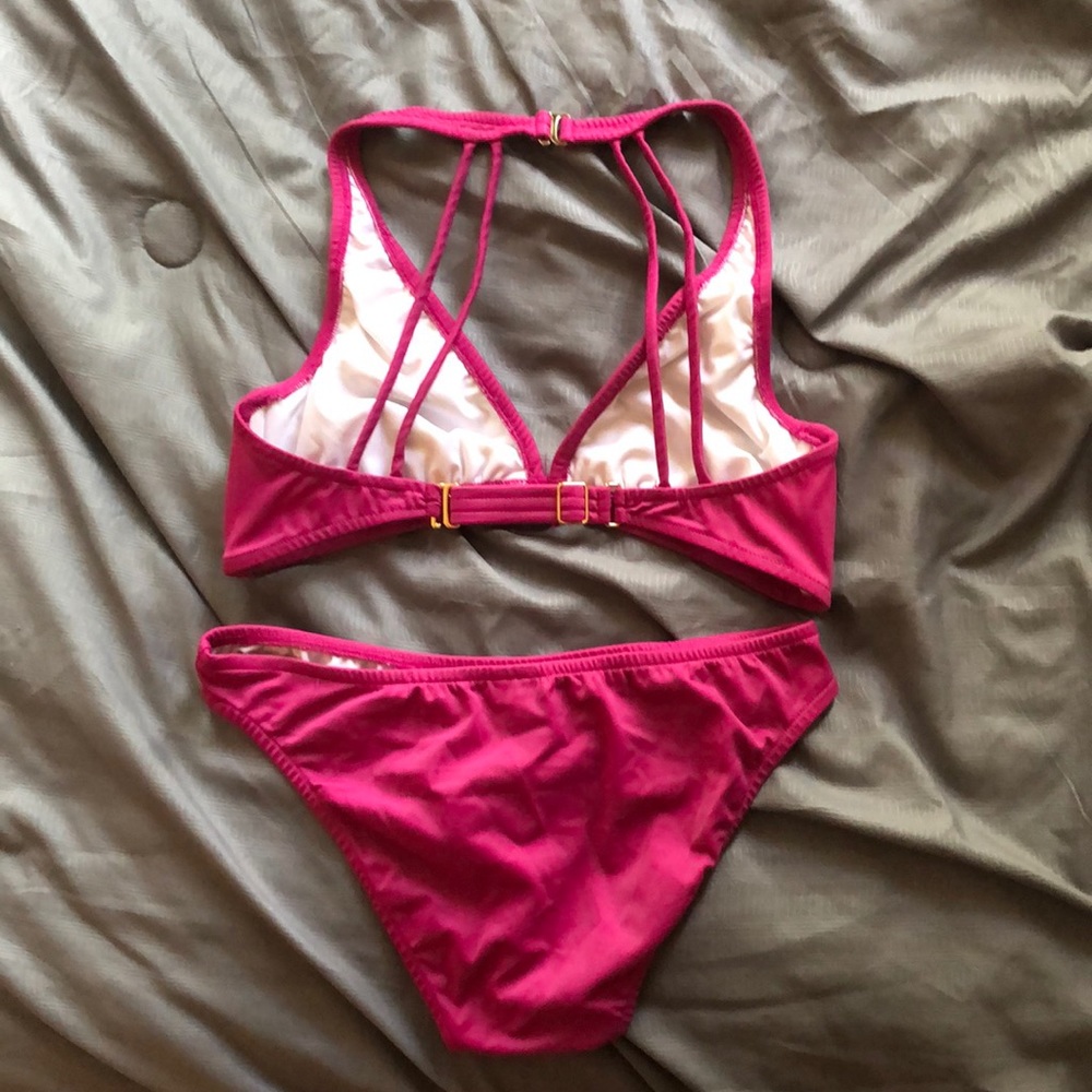 Fuchsia bikini - Picture 2 of 2